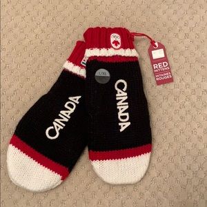 Canada Olympic Mittens. NWT.  Size L/XL.